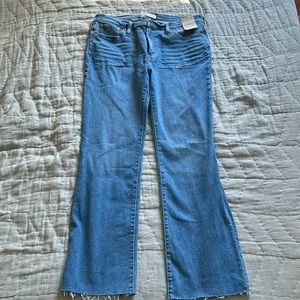 NWT Madewell Mid-Rise Kick-out 33 Taller. Never worn.